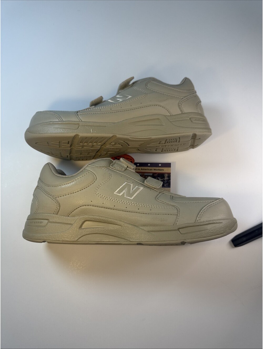 New Balance WW576VB Women’s 9W / M 7.5 Beige Made in USA Sneakers Hook & Eye NWT
